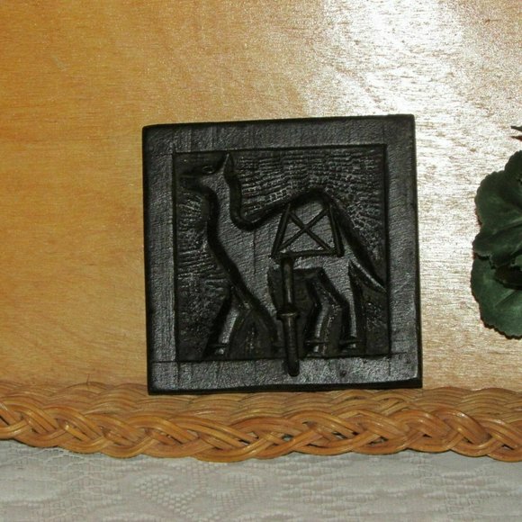 Camel Coat Hook Hand Carved Wood Back & Metal Boho Home Decor - Picture 11 of 11